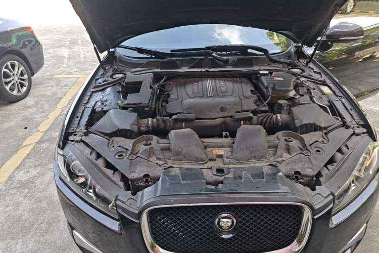 Used Jaguar XF 2013 XF 3.0 SC Luxury Edition Engine Bay Right