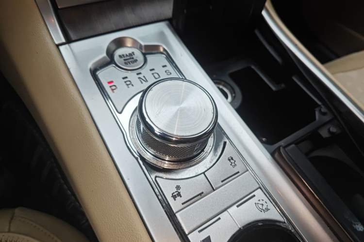 Used Jaguar XF 2013 XF 2.0T Luxury Edition Gear Lever
