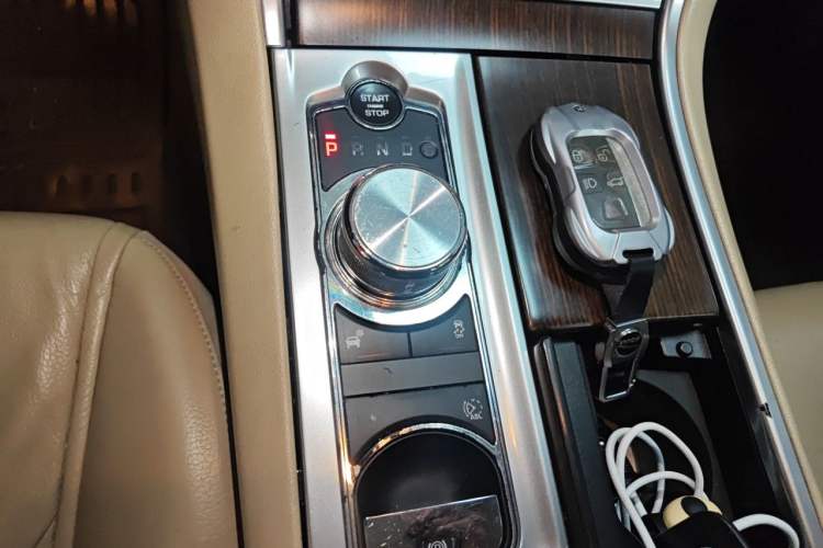 Used Jaguar XF 2013 XF 2.0T Luxury Edition Gear Lever