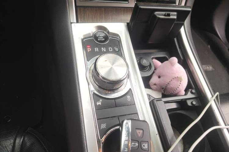Used Jaguar XF 2013 XF 2.0T Luxury Edition Gear Lever