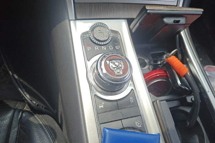 Used Jaguar XF 2013 XF 3.0 SC Prestige Edition Gear Lever