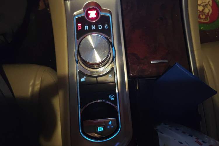 Used Jaguar XF 2013 XF 2.0T Cambridge Limited Edition Gear Lever