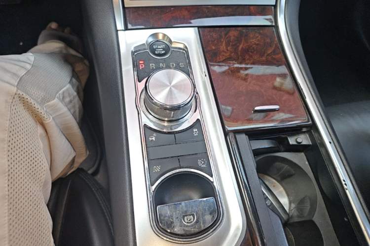 Used Jaguar XF 2013 XF 3.0 SC Luxury Edition Gear Lever