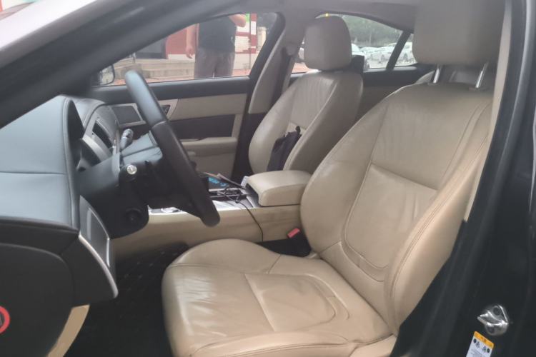 Used Jaguar XF 2013 XF 2.0T Luxury Edition Left Front Seat
