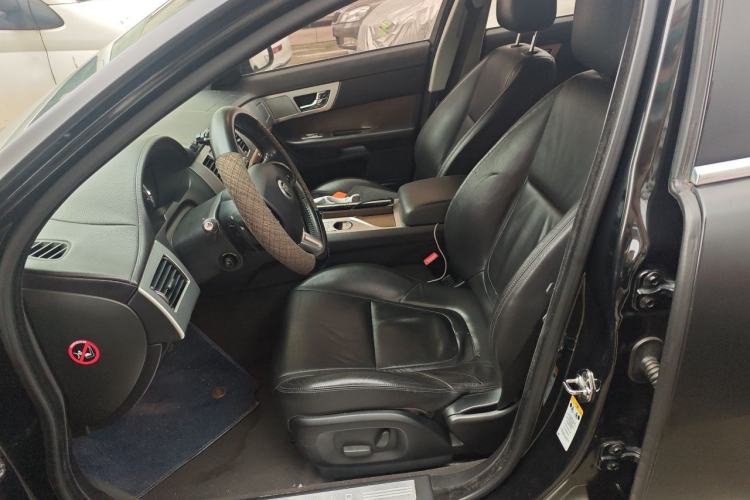 Used Jaguar XF 2013 XF 2.0T Luxury Edition Left Front Seat