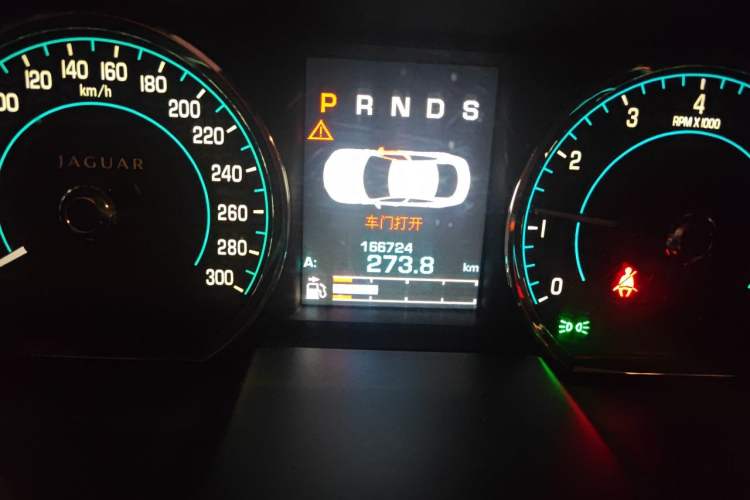 Used Jaguar XF 2013 XF 2.0T Cambridge Limited Edition Odometer Close Up