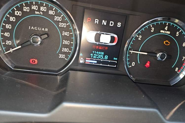 Used Jaguar XF 2013 XF 3.0 SC Luxury Edition Odometer Close Up
