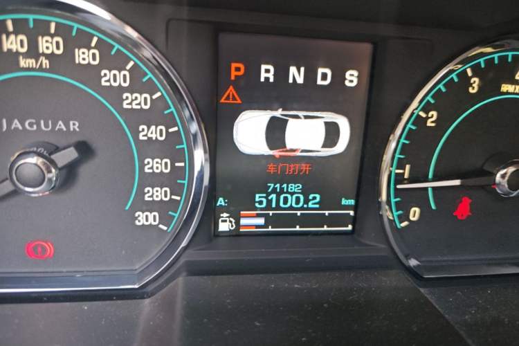 Used Jaguar XF 2013 XF 3.0 SC Luxury Edition Odometer Close Up