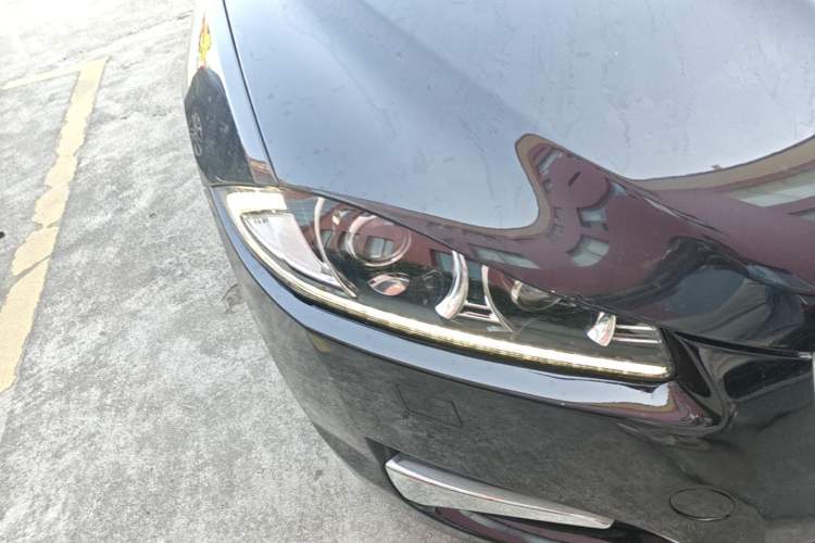 Used Jaguar XF 2013 XF 3.0 SC Luxury Edition Right Front Headlight