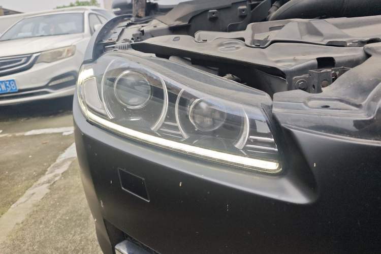Used Jaguar XF 2013 XF 2.0T Luxury Edition Right Front Headlight