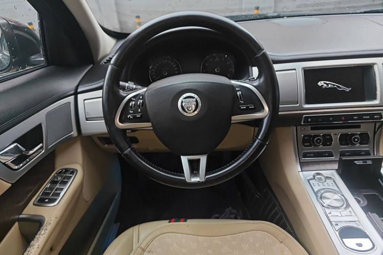 Used Jaguar XF 2013 XF 2.0T Luxury Edition Steering Wheel