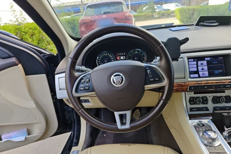 Used Jaguar XF 2013 XF 3.0 SC Luxury Edition Steering Wheel
