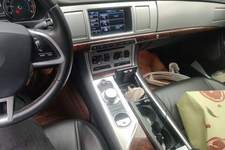 Used Jaguar XF 2013 XF 2.0T Luxury Edition Audio And AC Panel
