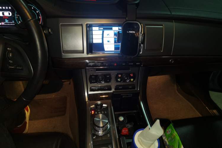 Used Jaguar XF 2013 XF 2.0T Luxury Edition Audio And AC Panel