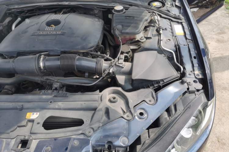 Used Jaguar XF 2013 XF 2.0T Luxury Edition Engine Bay Left