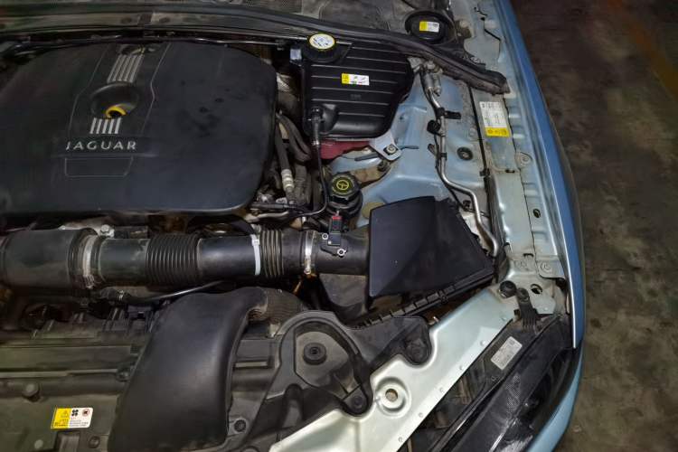 Used Jaguar XF 2013 XF 2.0T Luxury Edition Engine Bay Left