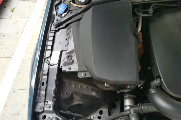 Used Jaguar XF 2013 XF 2.0T Luxury Edition Engine Bay Right