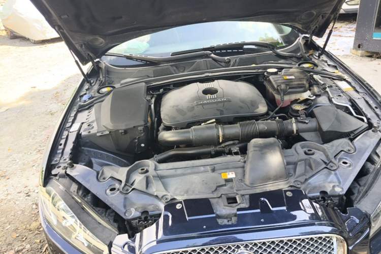 Used Jaguar XF 2013 XF 2.0T Luxury Edition Engine Bay Right
