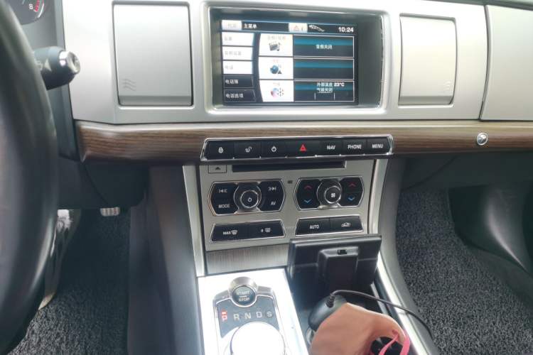 Used Jaguar XF 2013 XF 2.0T Luxury Edition Audio And AC Panel