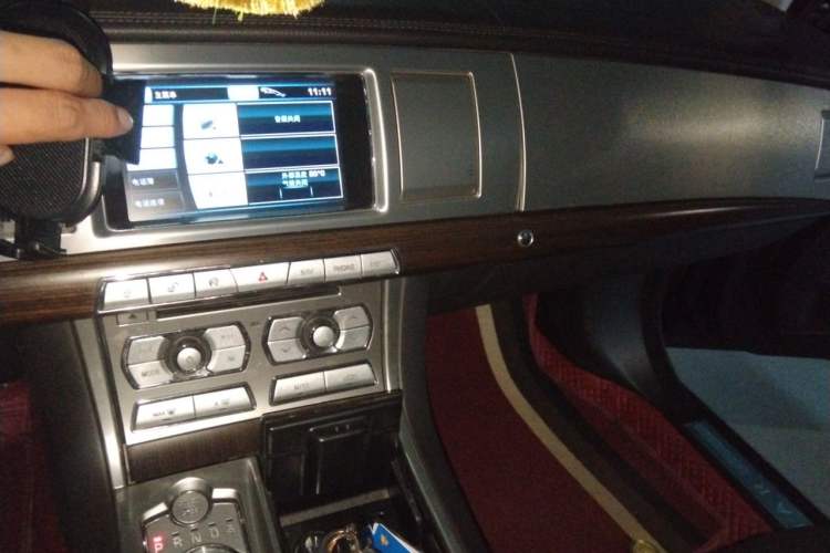 Used Jaguar XF 2013 XF 2.0T Luxury Edition Audio And AC Panel