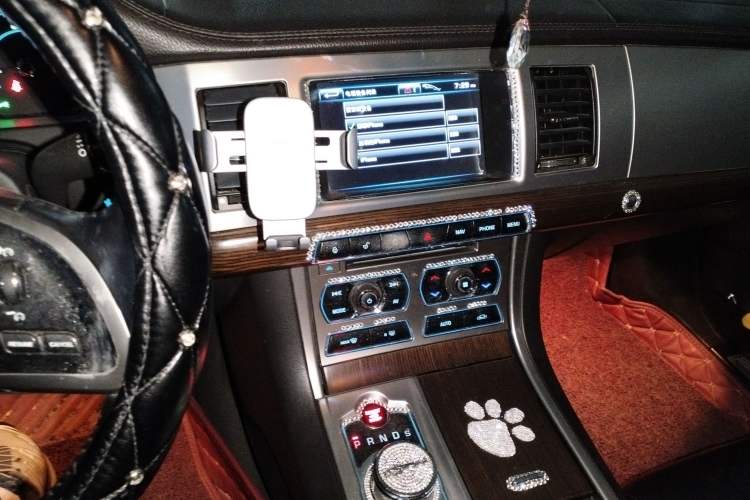 Used Jaguar XF 2013 XF 2.0T Luxury Edition Audio And AC Panel
