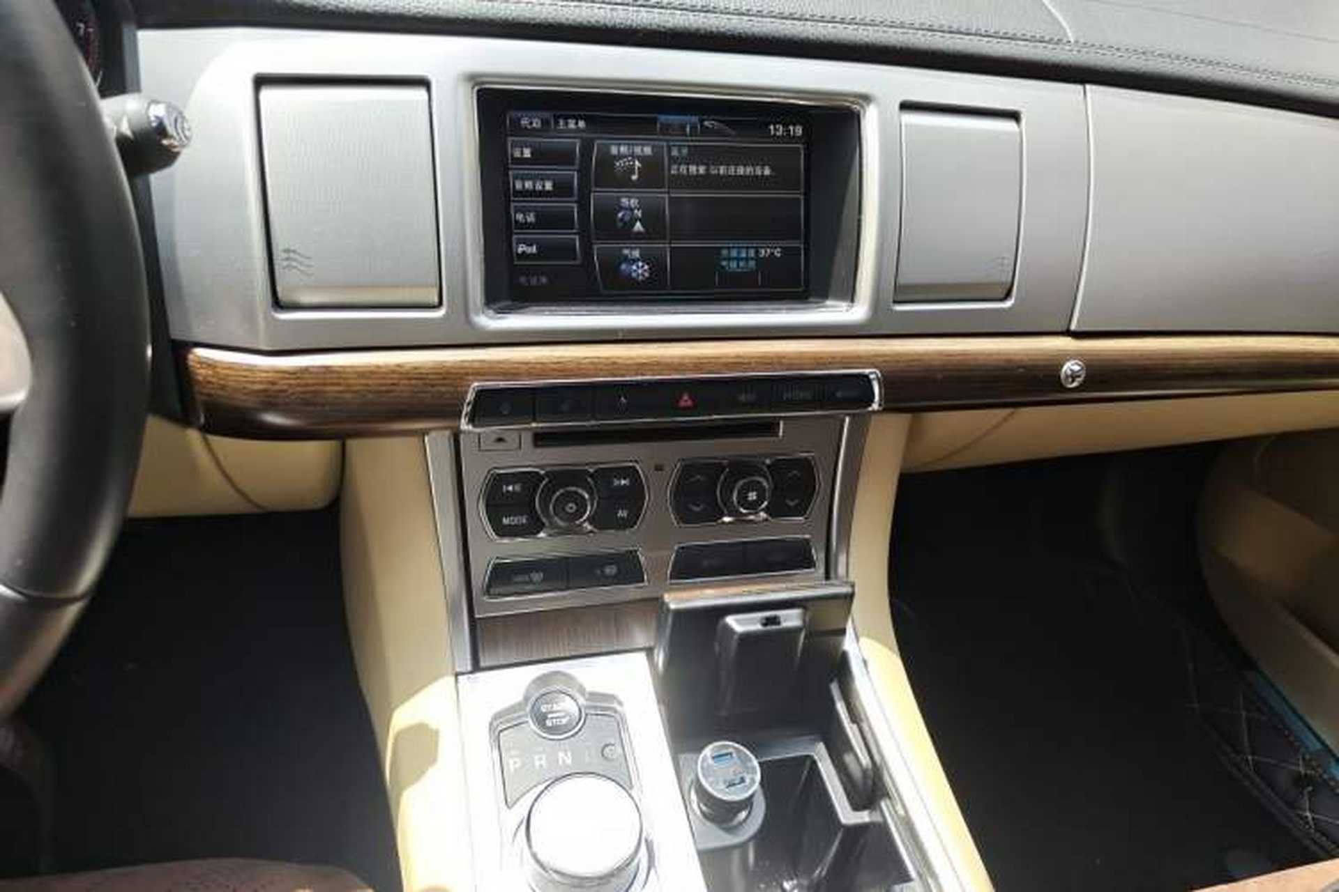 Used Jaguar XF 2013 XF 2.0T Luxury Edition Audio And AC Panel