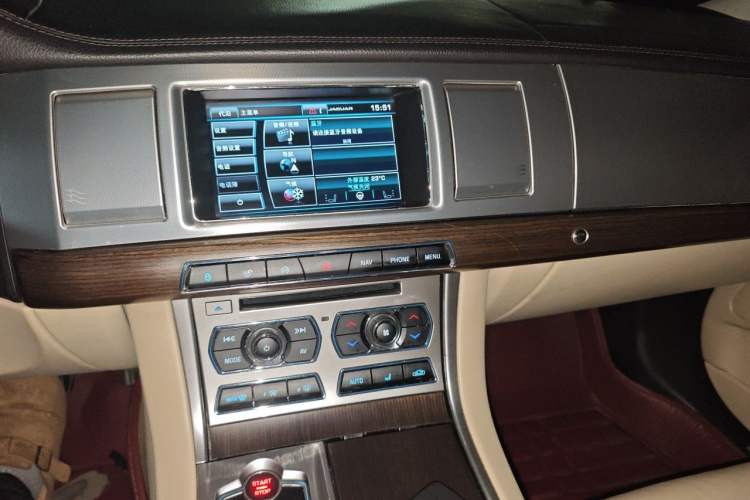Used Jaguar XF 2013 XF 2.0T Luxury Edition Audio And AC Panel