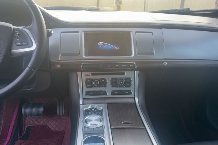 Used Jaguar XF 2013 XF 3.0 SC Prestige Edition Audio And AC Panel