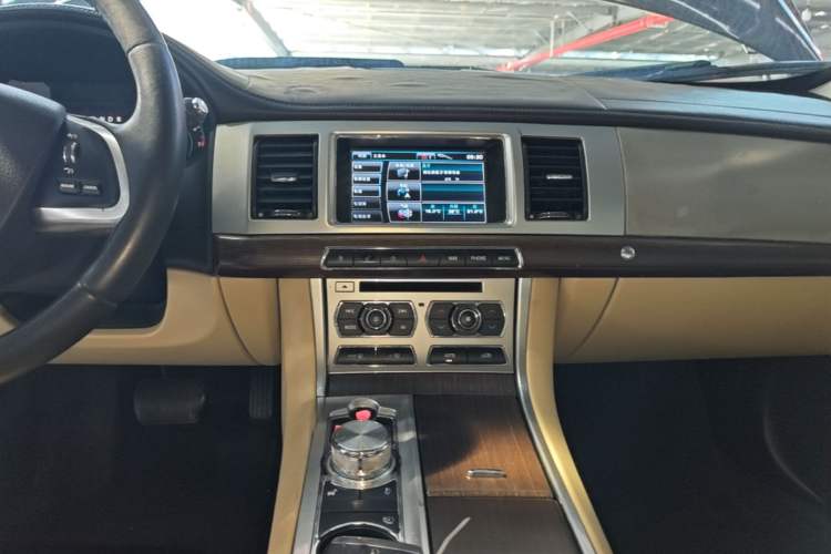 Used Jaguar XF 2013 XF 2.0T Luxury Edition Audio And AC Panel