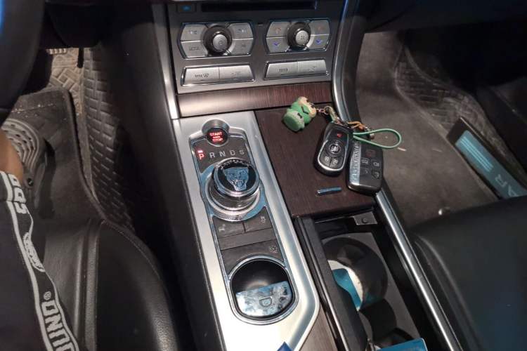 Used Jaguar XF 2013 XF 2.0T Luxury Edition Audio And AC Panel