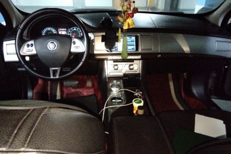 Used Jaguar XF 2013 XF 2.0T Luxury Edition Center Console