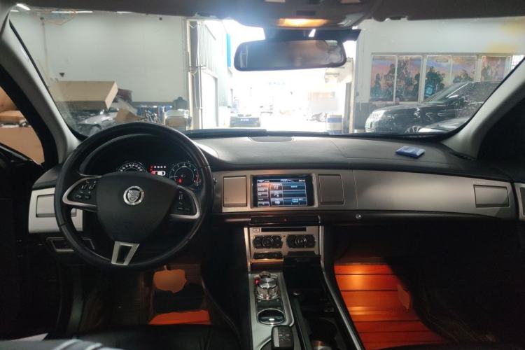 Used Jaguar XF 2013 XF 3.0 SC Prestige Edition Center Console