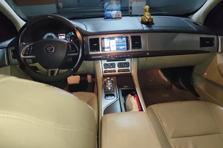 Used Jaguar XF 2013 XF 3.0 SC Prestige Edition Center Console