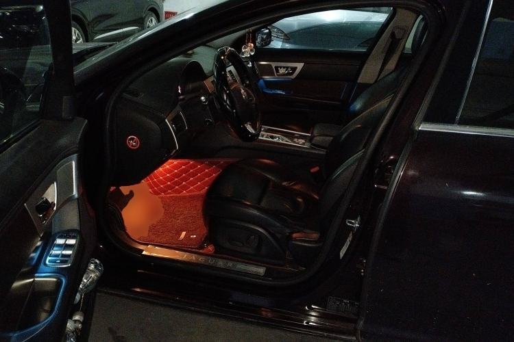 Used Jaguar XF 2013 XF 2.0T Luxury Edition Driver Seat