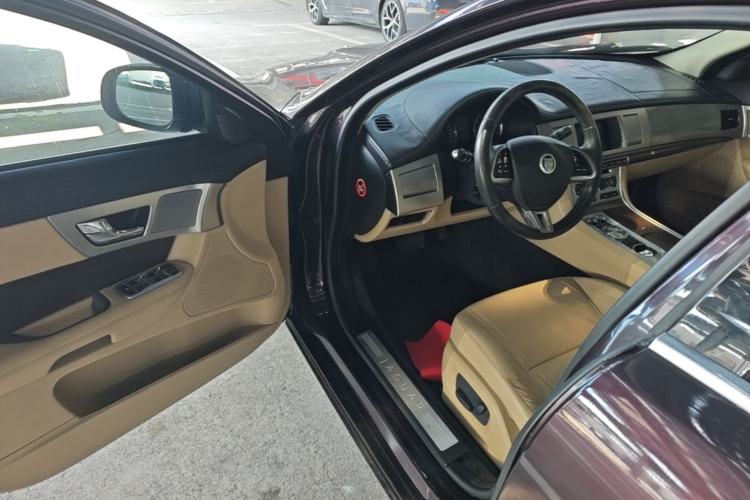 Used Jaguar XF 2013 XF 2.0T Luxury Edition Driver Seat