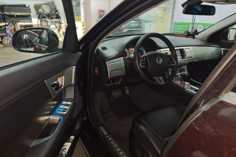 Used Jaguar XF 2013 XF 3.0 SC Prestige Edition Driver Seat