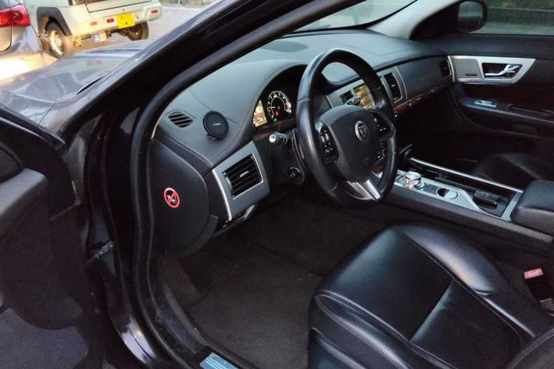 Used Jaguar XF 2013 XF 2.0T Luxury Edition Driver Seat