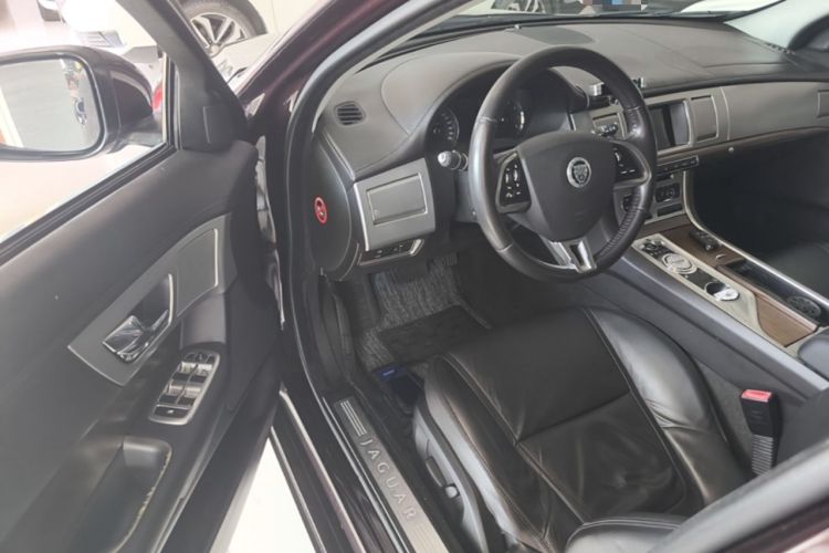 Used Jaguar XF 2013 XF 2.0T Luxury Edition Driver Seat