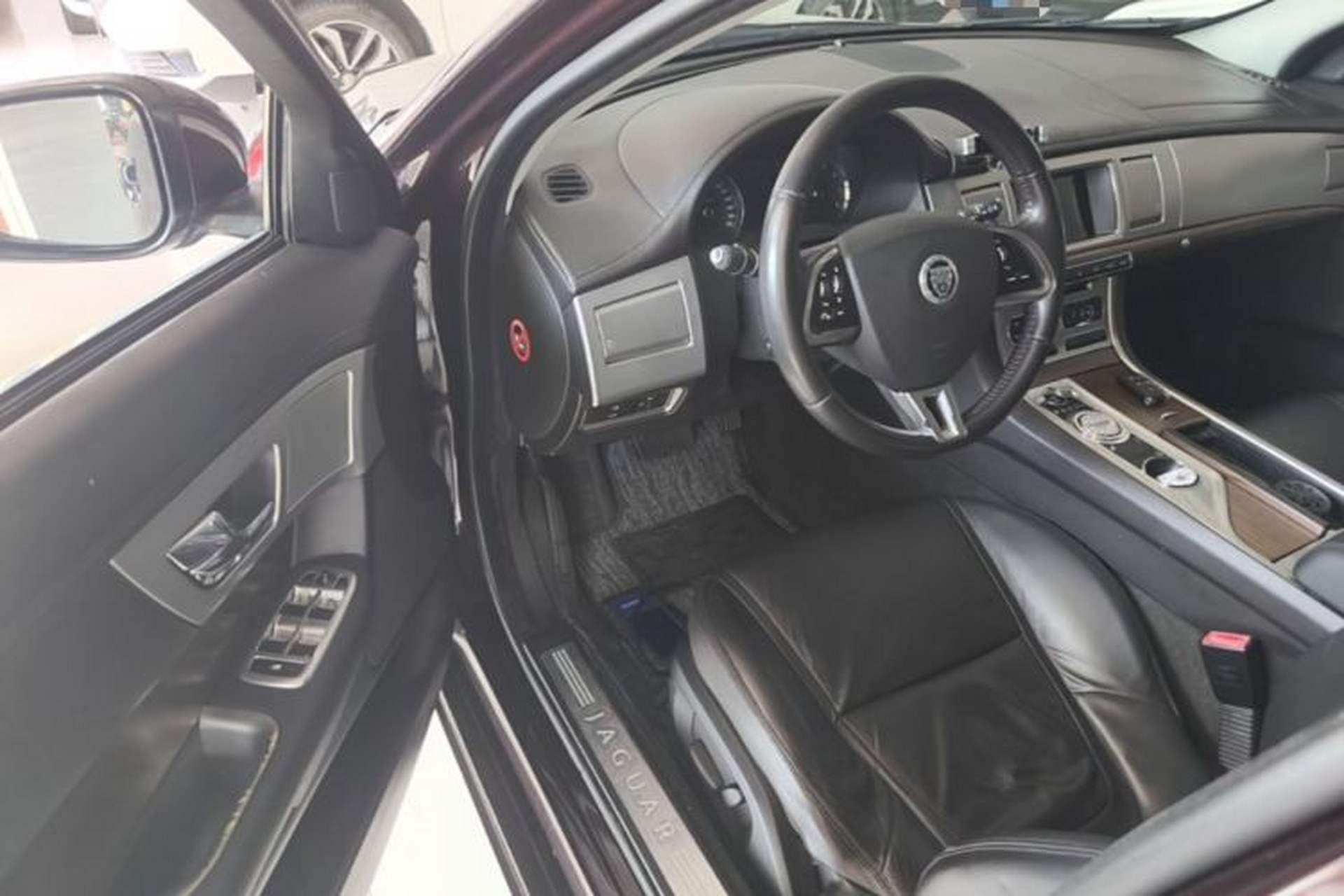 Used Jaguar XF 2013 XF 2.0T Luxury Edition Driver Seat