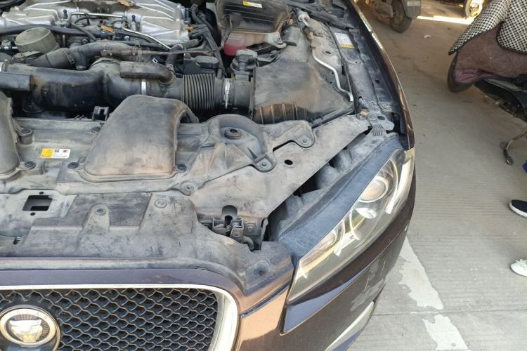 Used Jaguar XF 2013 XF 3.0 SC Prestige Edition Engine Bay Left