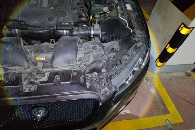 Used Jaguar XF 2013 XF 3.0 SC Luxury Edition Engine Bay Left