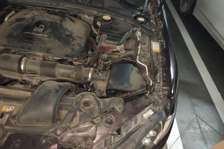 Used Jaguar XF 2013 XF 2.0T Luxury Edition Engine Bay Left