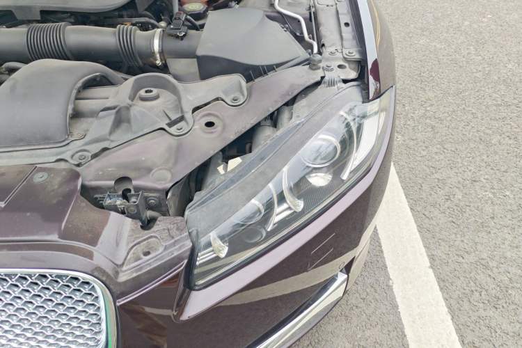 Used Jaguar XF 2013 XF 2.0T Cambridge Limited Edition Engine Bay Left