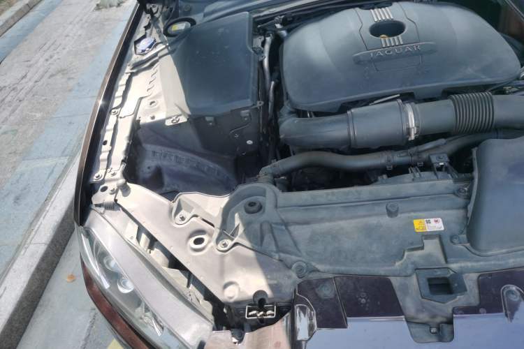 Used Jaguar XF 2013 XF 2.0T Luxury Edition Engine Bay Right