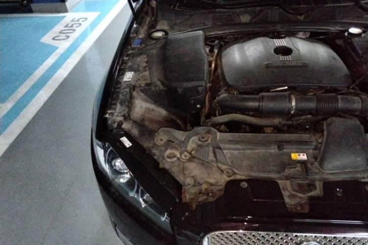 Used Jaguar XF 2013 XF 2.0T Luxury Edition Engine Bay Right