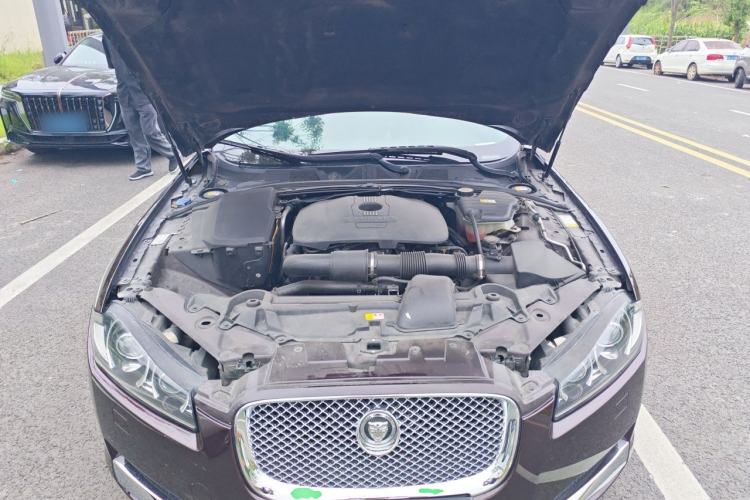 Used Jaguar XF 2013 XF 2.0T Cambridge Limited Edition Engine Bay