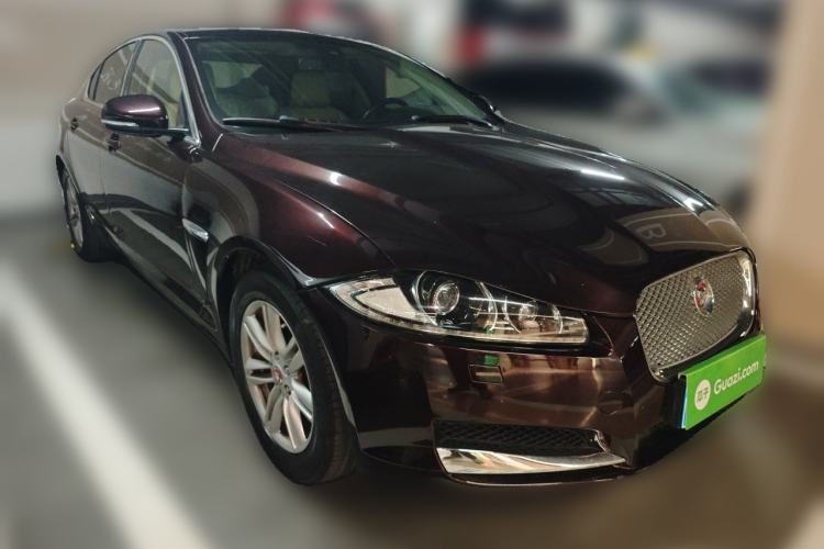 Used Jaguar XF 2013 XF 2.0T Luxury Edition Front Right 45 Deg