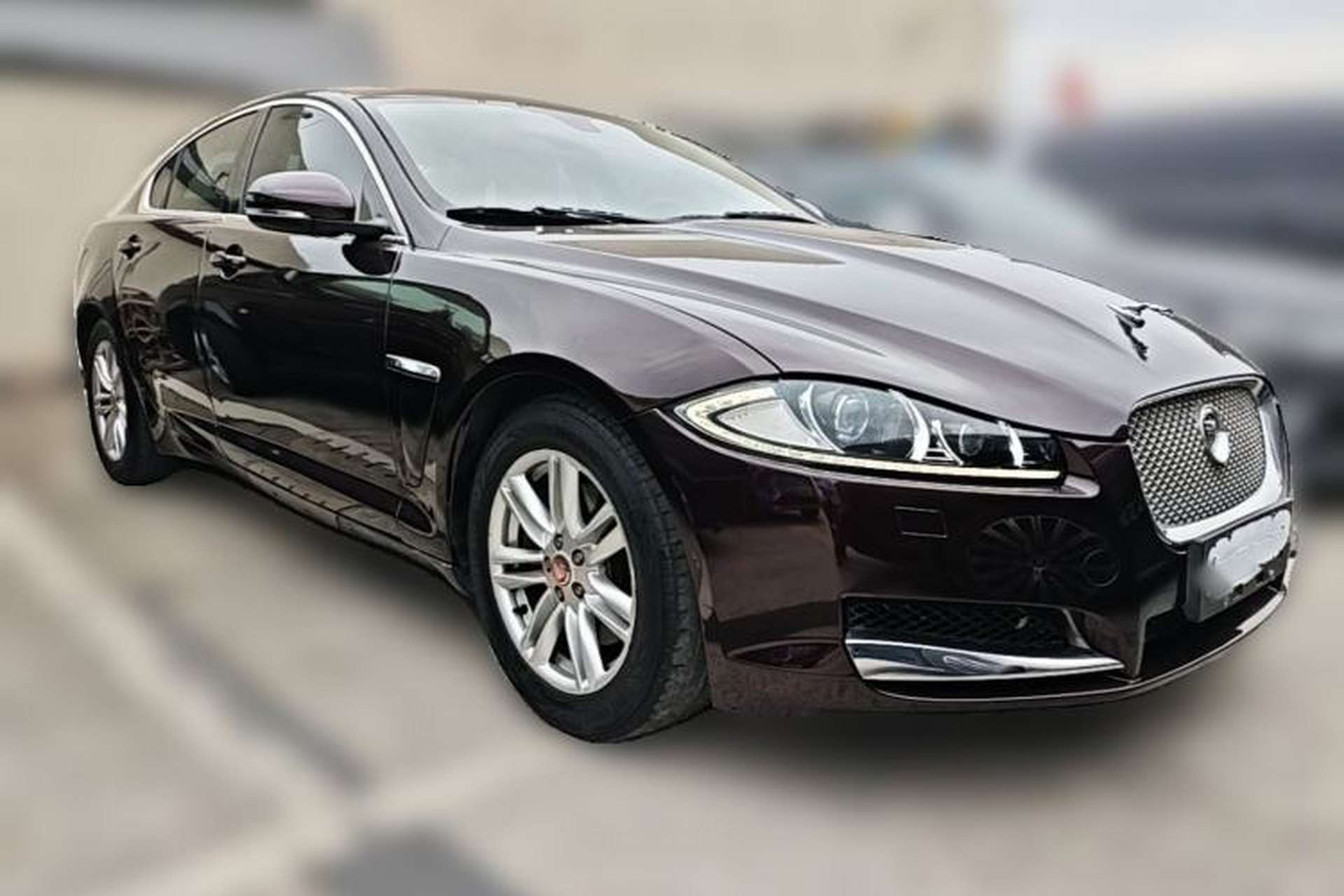 Used Jaguar XF 2013 XF 2.0T Luxury Edition Front Right 45 Deg