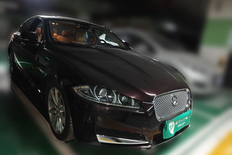 Used Jaguar XF 2013 XF 2.0T Luxury Edition Front Right 45 Deg