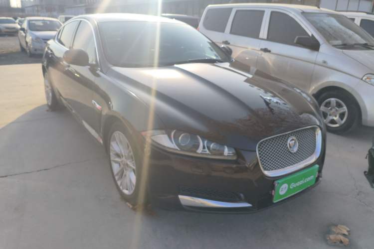 Used Jaguar XF 2013 XF 2.0T Luxury Edition Front Right 45 Deg
